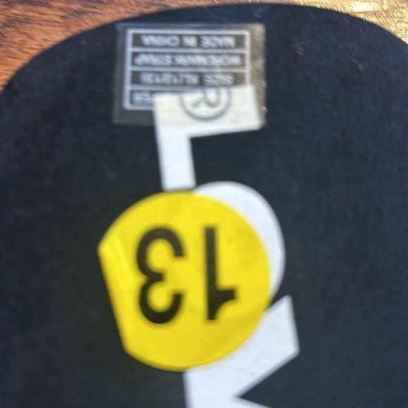 LEVI’S FLIP FLOP SANDALS size 13 NEW - Picture 7 of 7